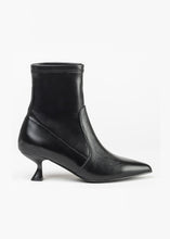 Carica l&#39;immagine nel visualizzatore di Gallery, Francesco Milano - HI3-03A- Tronchetto pelle nero
