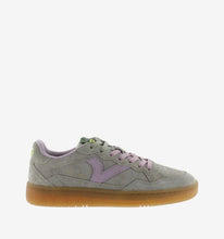 Carica l&#39;immagine nel visualizzatore di Gallery, Victoria - 8806111-612 SMASH SUEDE JADE
