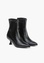 Carica l&#39;immagine nel visualizzatore di Gallery, Francesco Milano - HI3-03A- Tronchetto pelle nero
